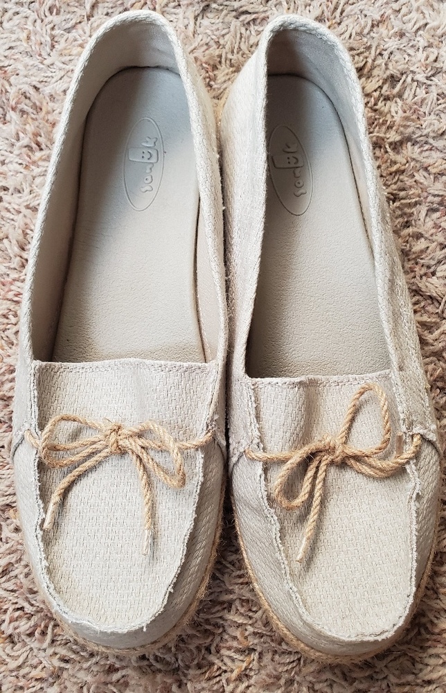 Sanuk flats brand new